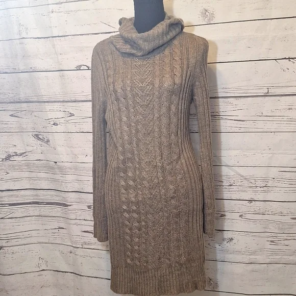 #1084 Anthropologie's RD Style Cable Knit Mini Dress/ tunic sz M - Picture 2 of 9